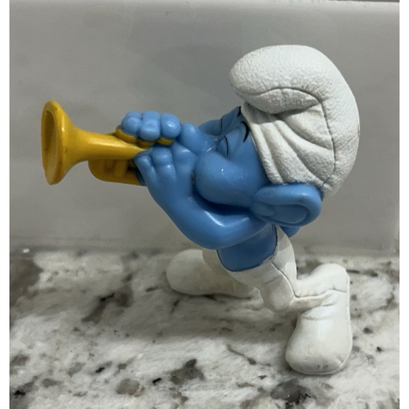 McDonald's Other - 2013 McDonald's Smurf Toy "Harmony"